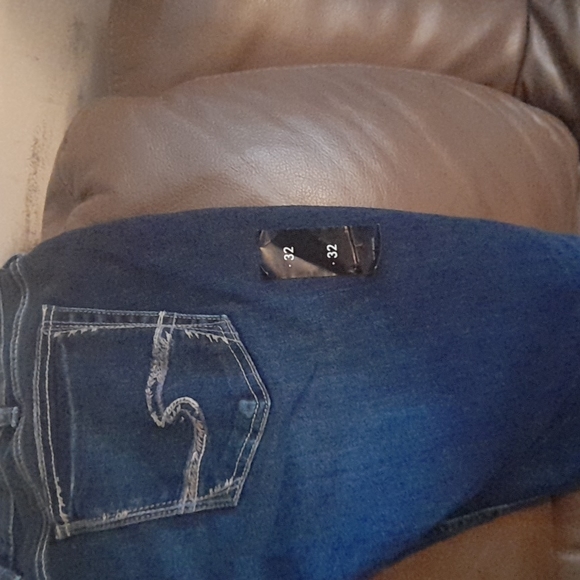 New woman's silver capris - Picture 6 of 8